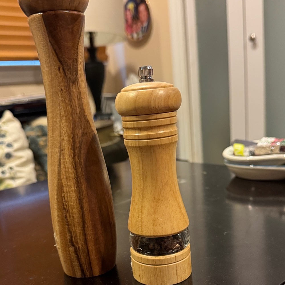 Wooden Salt and Pepper Grinder Set
